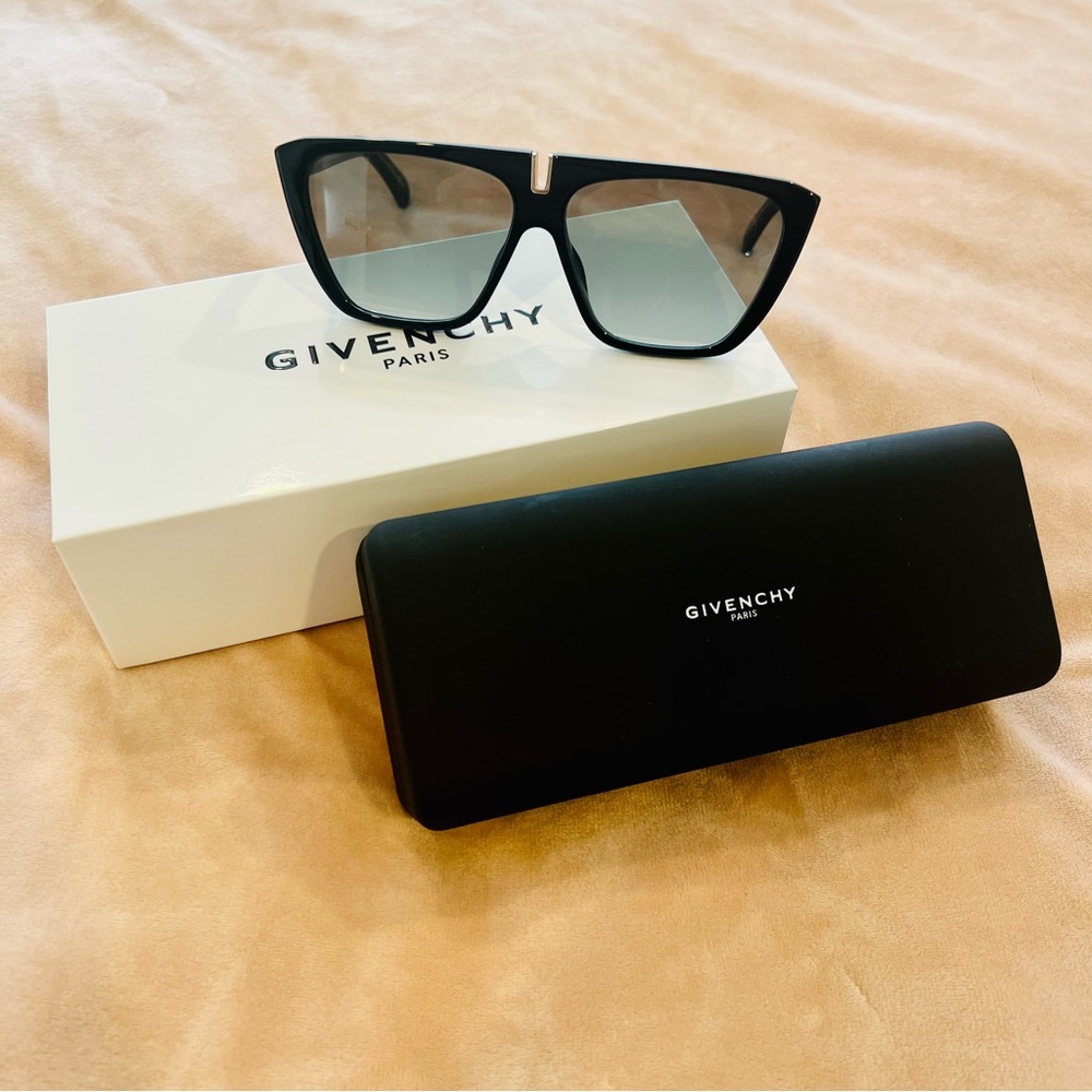 Givenchy Black Flat Top Sunglasses GV7109/S  003lR